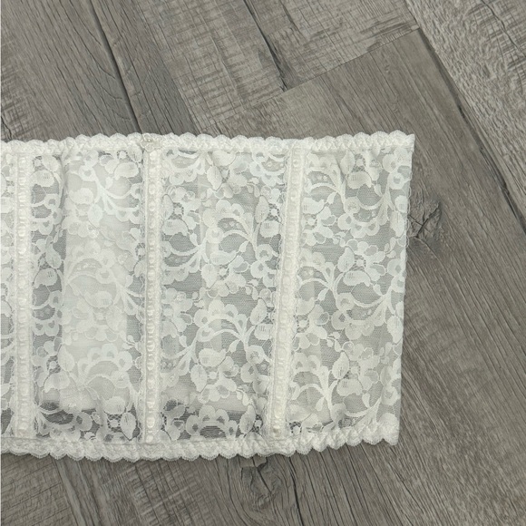 White corset plus size 2x like new - Picture 4 of 8